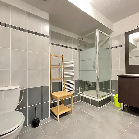 Spacieux Avec Piscine, Parking Et Animaux Admis A 250m De La - Fr-1-338-379 아파트 *